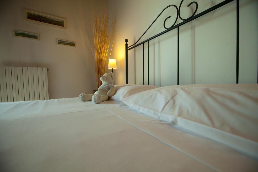Aparthotel Ca Borgo Vecchio Brusasco Zimmer foto