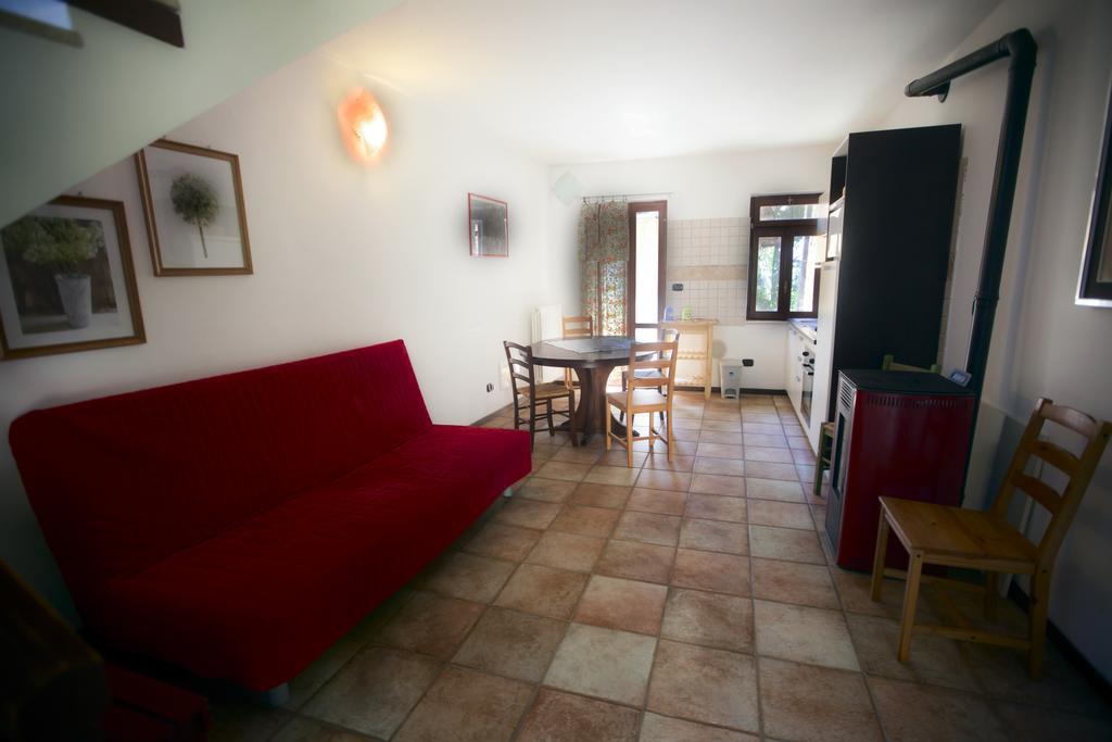 Aparthotel Ca Borgo Vecchio Brusasco Zimmer foto
